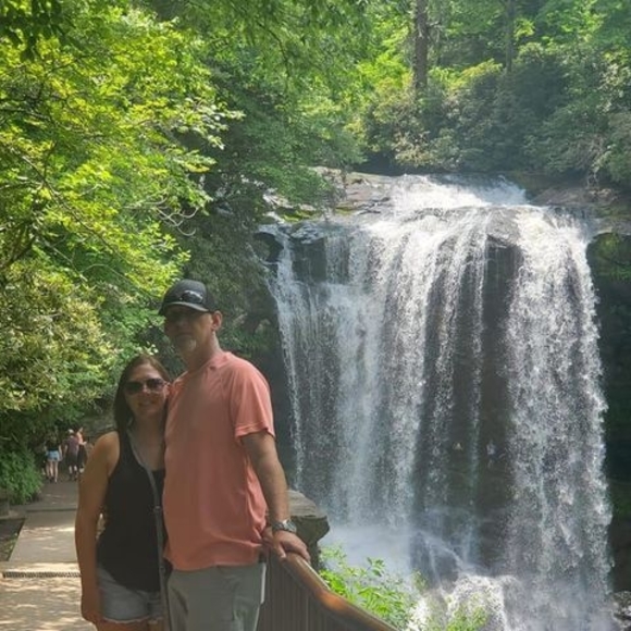 Profile Picture of Candice Sutton (@candym1984) on Poshmark