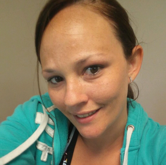 Profile Picture of Janikki Stoneham (@janikkijo) on Poshmark