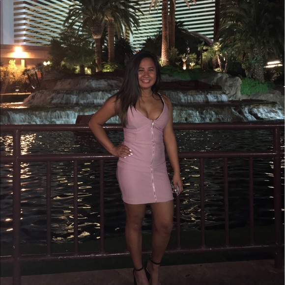 Profile Picture of Maria Tusaneza (@mariaatus_) on Poshmark