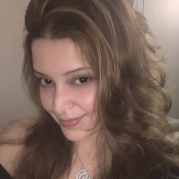 Profile Picture of Sanaa Ispahany (@sanaa78) on Poshmark