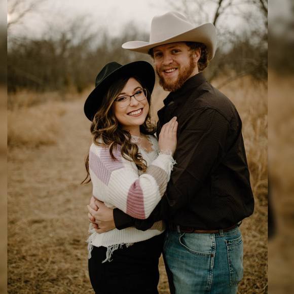 Profile Picture of Brittany Delaney (@bdela094) on Poshmark