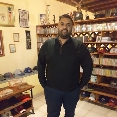 Profile Picture of Michael Bellido (@Papoexplorer) on Twitter