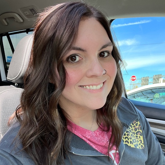 Profile Picture of Kim Perdue (@kaperdue219) on Poshmark