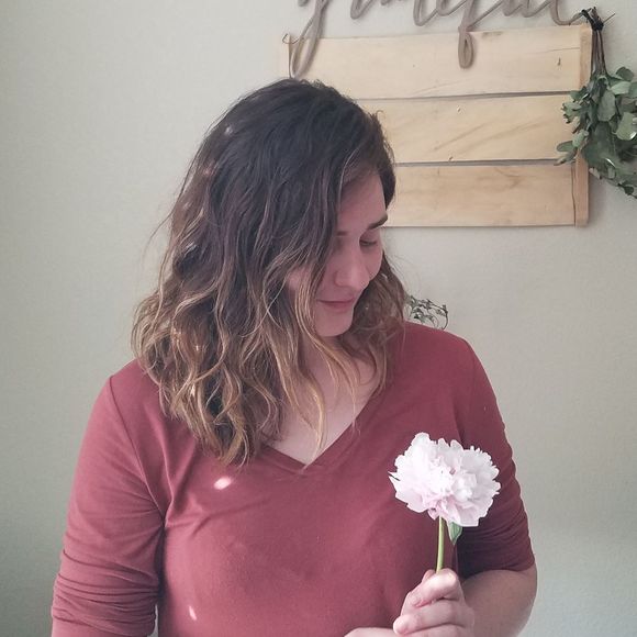Profile Picture of Kristin Tuttle (@kristintuttle24) on Poshmark
