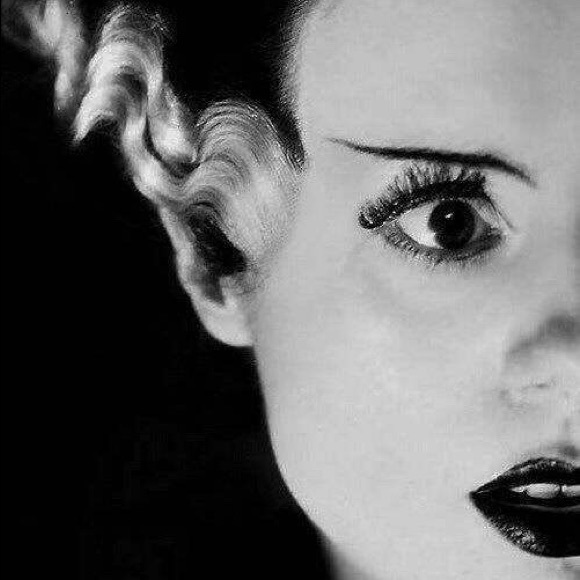 Profile Picture of Jesse Cox (@elizabethtoo) on Poshmark