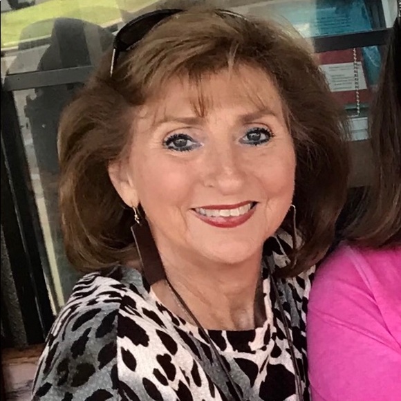 Profile Picture of Janice Trexler (@lilprissy) on Poshmark