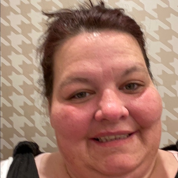 Profile Picture of Penny Kloppenburg (@larks143) on Poshmark