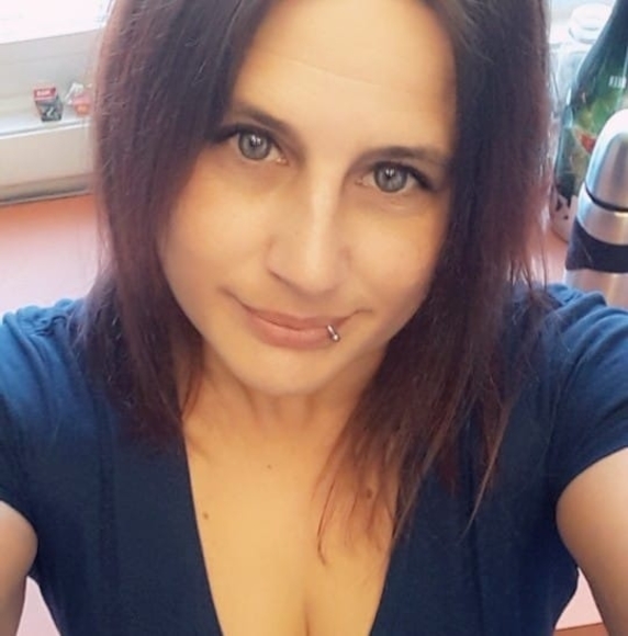 Profile Picture of Danielle Mclaughlin (@daniellemcl2011) on Poshmark