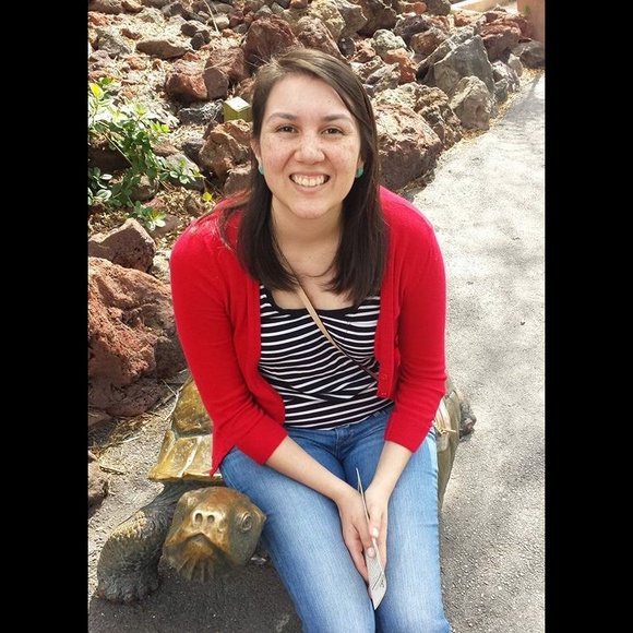 Profile Picture of Monique Rocha (@moniqueeg29) on Poshmark