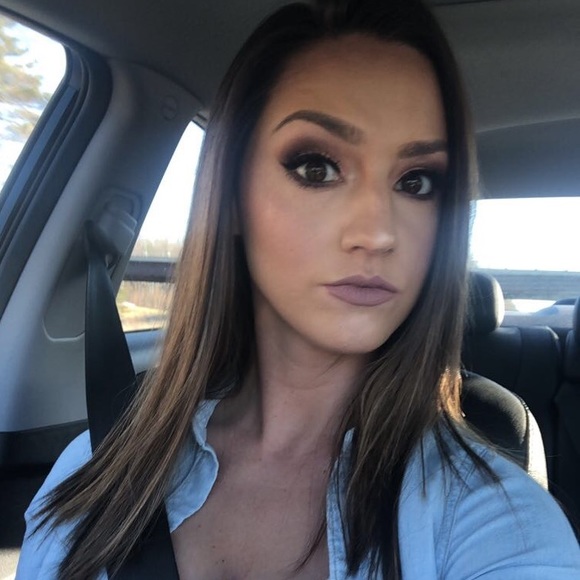 Profile Picture of Katelyn Hodges (@katehodges09) on Poshmark