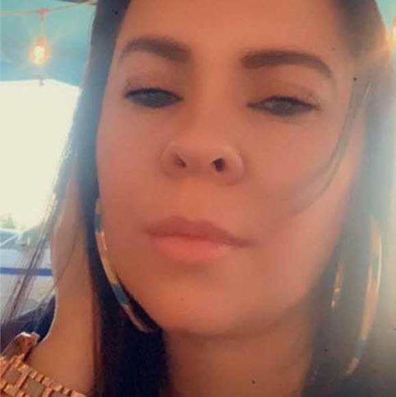 Profile Picture of Lynnette Arroyo (@ettennyl) on Poshmark