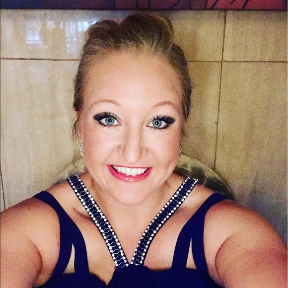 Profile Picture of Kala Schoenhals (@kschoenh) on Poshmark
