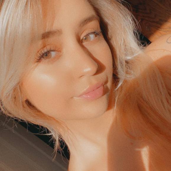 Profile Picture of Taylor Lovegren (@taylorlovegren) on Poshmark