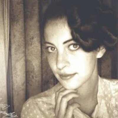 Profile Picture of Lindsey Arsenault (@leamorah) on Twitter