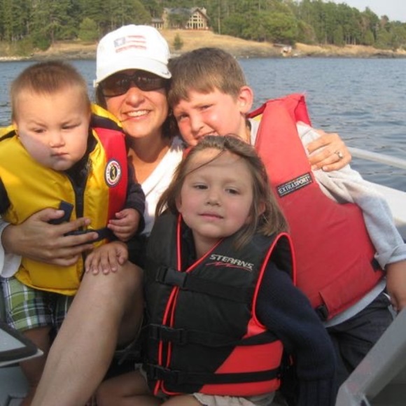 Profile Picture of Alisha Horey (@alishahorey) on Poshmark