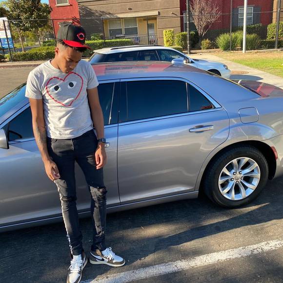 Profile Picture of Keem Nious (@keemnious) on Poshmark