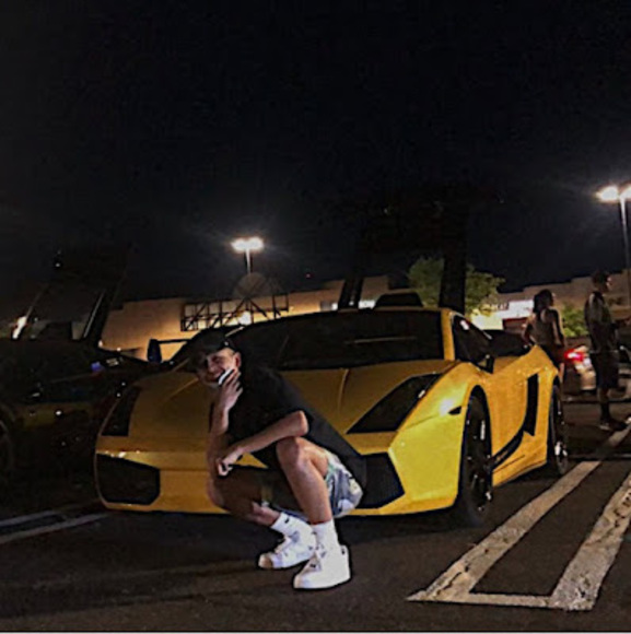 Profile Picture of Geovanny Berrospe (@gberrospe) on Poshmark