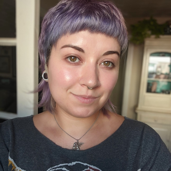 Profile Picture of Becca Layson (@rebecca_nicole_) on Poshmark