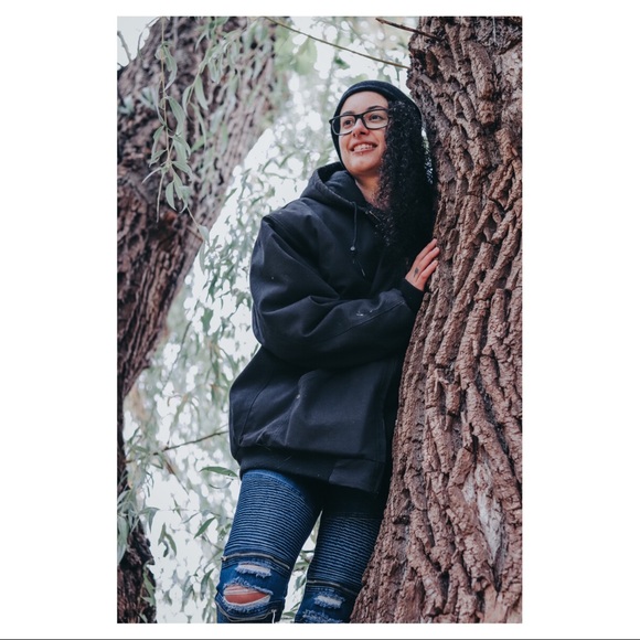 Profile Picture of Coline Molliex (@colinem) on Poshmark