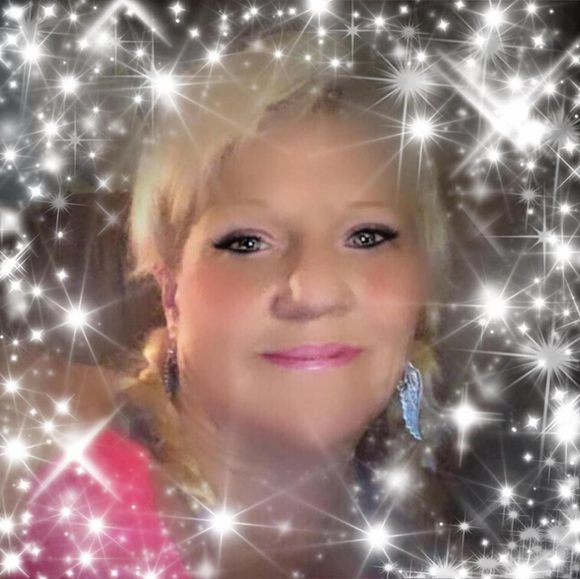 Profile Picture of Twana Beecham (@twanasunshine) on Poshmark