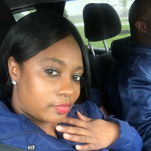 Profile Picture of Monique Williams (@mobyjoe1) on Poshmark