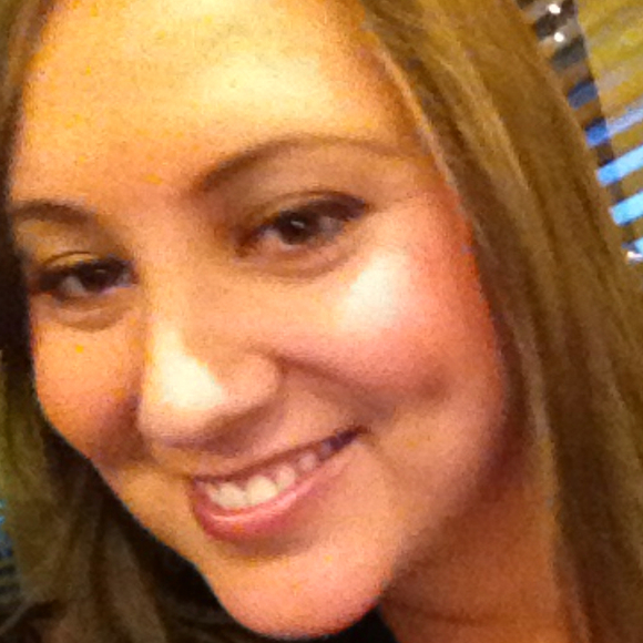 Profile Picture of Shaunna Lofgren (@shaunnababe) on Poshmark