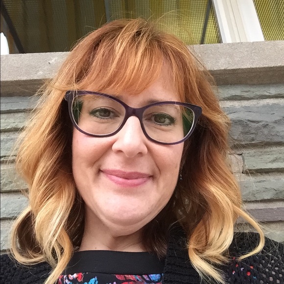 Profile Picture of Lynn Bellas (@mojo7023) on Poshmark