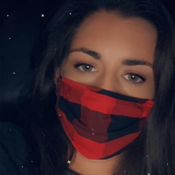 Profile Picture of Cindy Vann (@cindy5253) on Poshmark