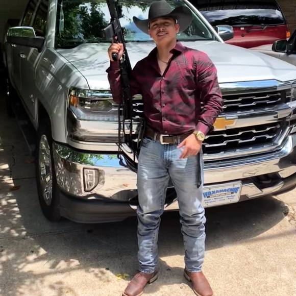 Profile Picture of David Rangel (@davidcastill95) on Poshmark