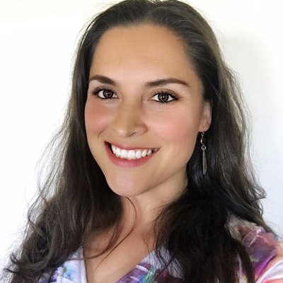 Profile Picture of Crystal Silvas (@thejoyfuloilers) on Twitter