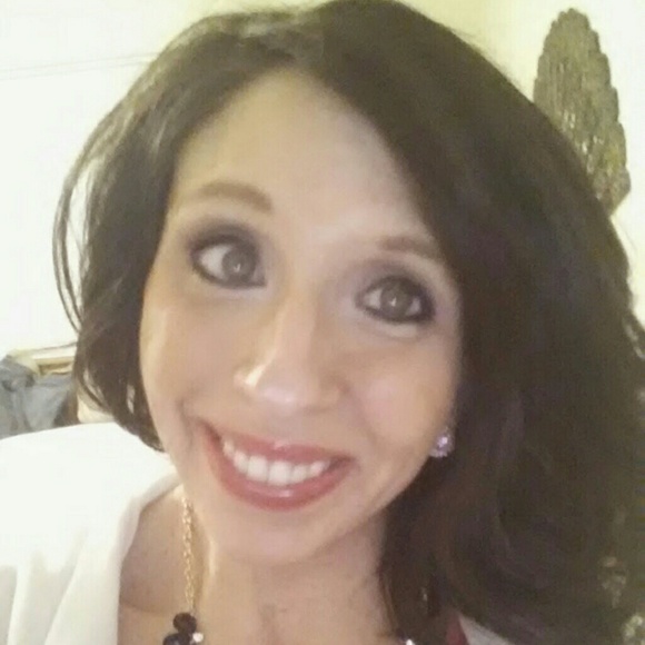 Miranda Jacobs - Poshmark Profile Picture of Miranda Jacobs (@mjacobs85) on Poshmark