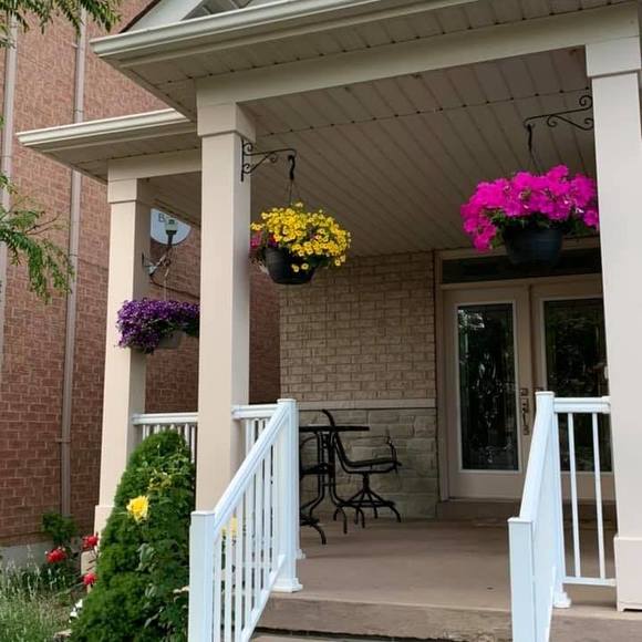 Profile Picture of Amberin Chaudhry-rehman (@amberinreh) on Poshmark