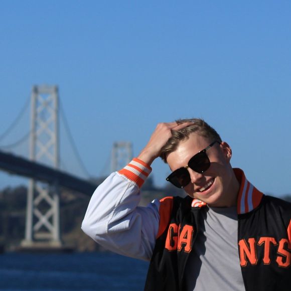 Profile Picture of Zachary Hart (@cubensi33) on Poshmark