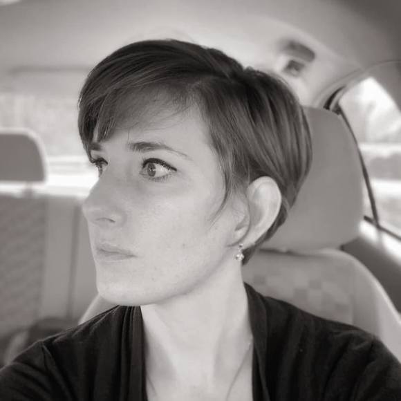 Profile Picture of Jessie Fahlgren (@fessiej) on Poshmark