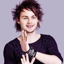 Profile Picture of Miranda Edge (@SaraLewis20004) on Twitter