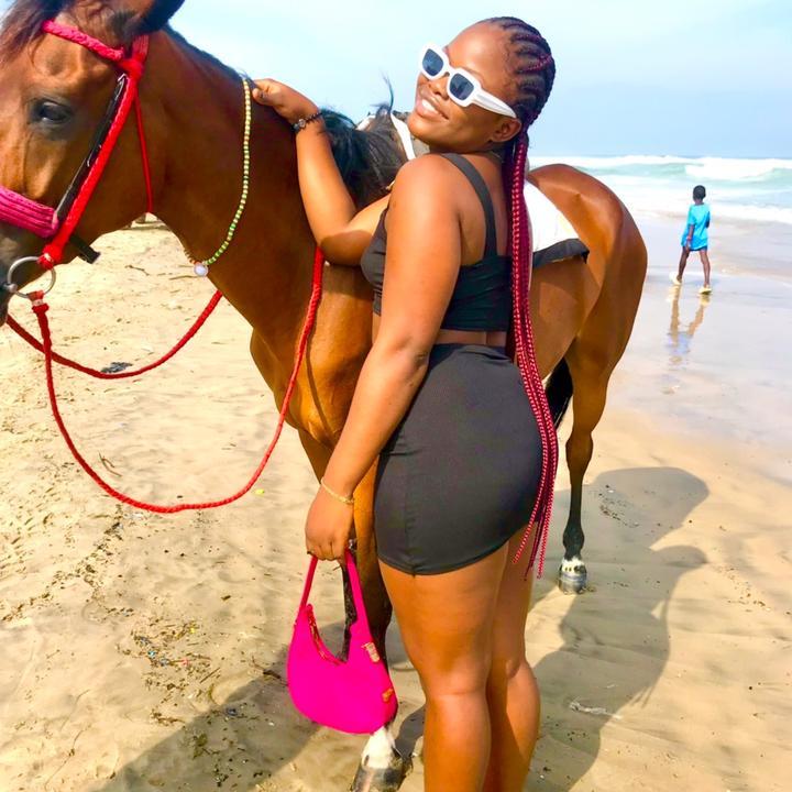 Profile Picture of DanielleCombs (@daniellecombsnitykft) on Tiktok