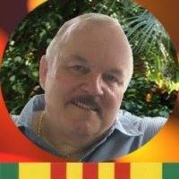 Profile Picture of William Grafmyer (@wkadyb) on Poshmark