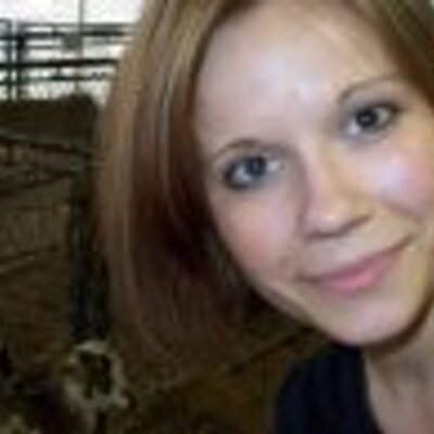 Profile Picture of Elizabeth Wyatt (@anguissette82) on Twitter