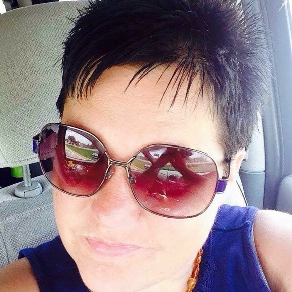 Profile Photo of Lori Baggett (@baggettlori) on Poshmark