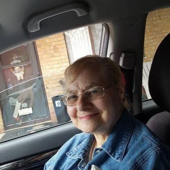 Profile Picture of Sharon Lindhurst (@sharonlindhurst) on Poshmark