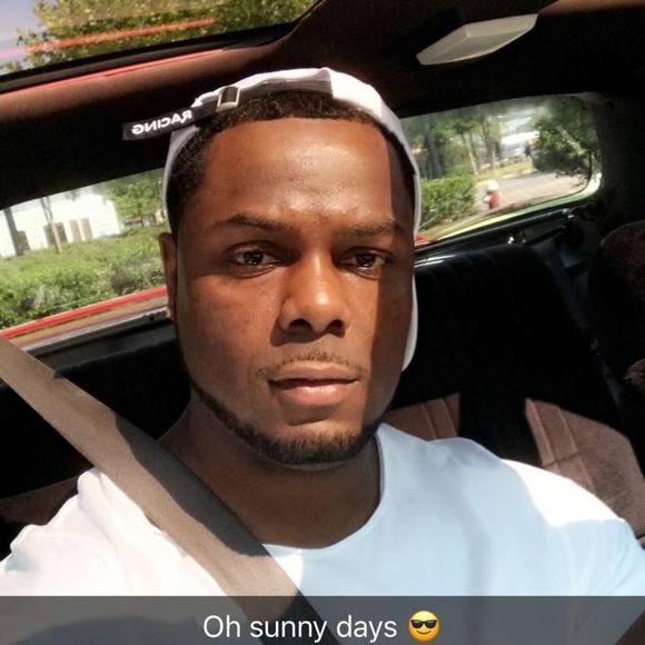 Profile Picture of Derrick Grant (@kiiinnngg) on Poshmark