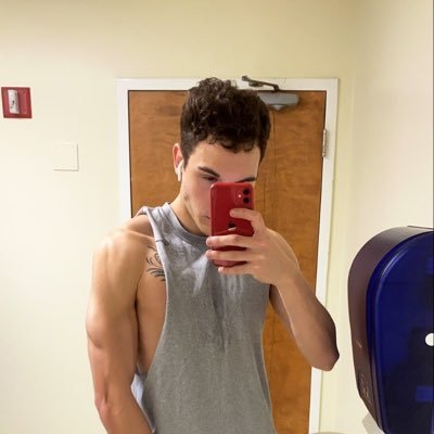 Profile Picture of Marc (@MarcMigliaccio) on Twitter