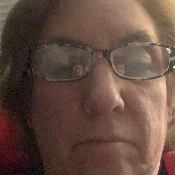 Profile Picture of Wynne Eslick (@wynneswrld) on Poshmark