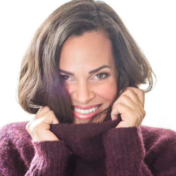 Profile Picture of Dana Shalit (@d_shalit) on Poshmark