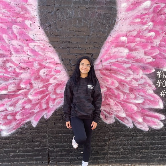 Profile Picture of Piper Janowski (@piperjanowski) on Poshmark