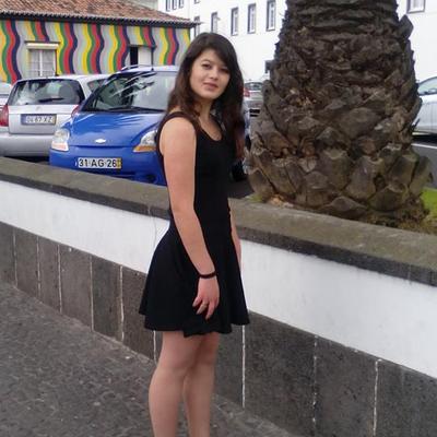 Profile Picture of Cassandra Medeiroson Twitter