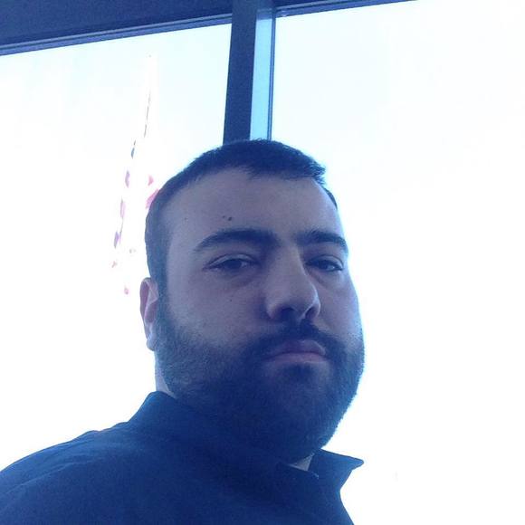 Profile Picture of Peter Frank (@prf5415) on Poshmark