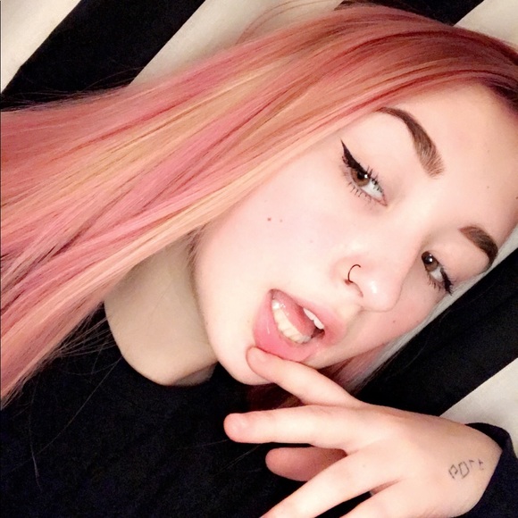 Profile Picture of Sammie Nolting (@sammienolting) on Poshmark