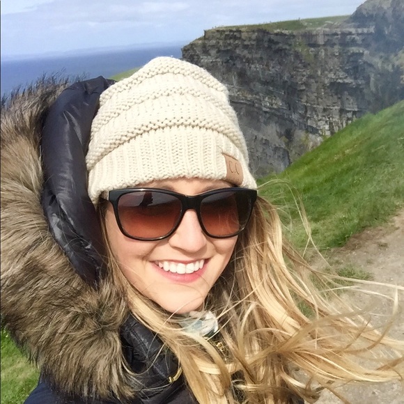 Profile Picture of Karalyn Schoepfer (@kschoepfer22) on Poshmark