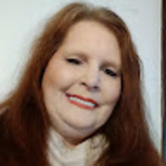 Profile Picture of Bethany Wyatt (@gardenlady360) on Poshmark